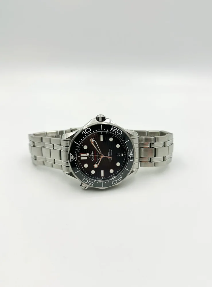 Omega Seamaster Diver 300 M box and papers 2023